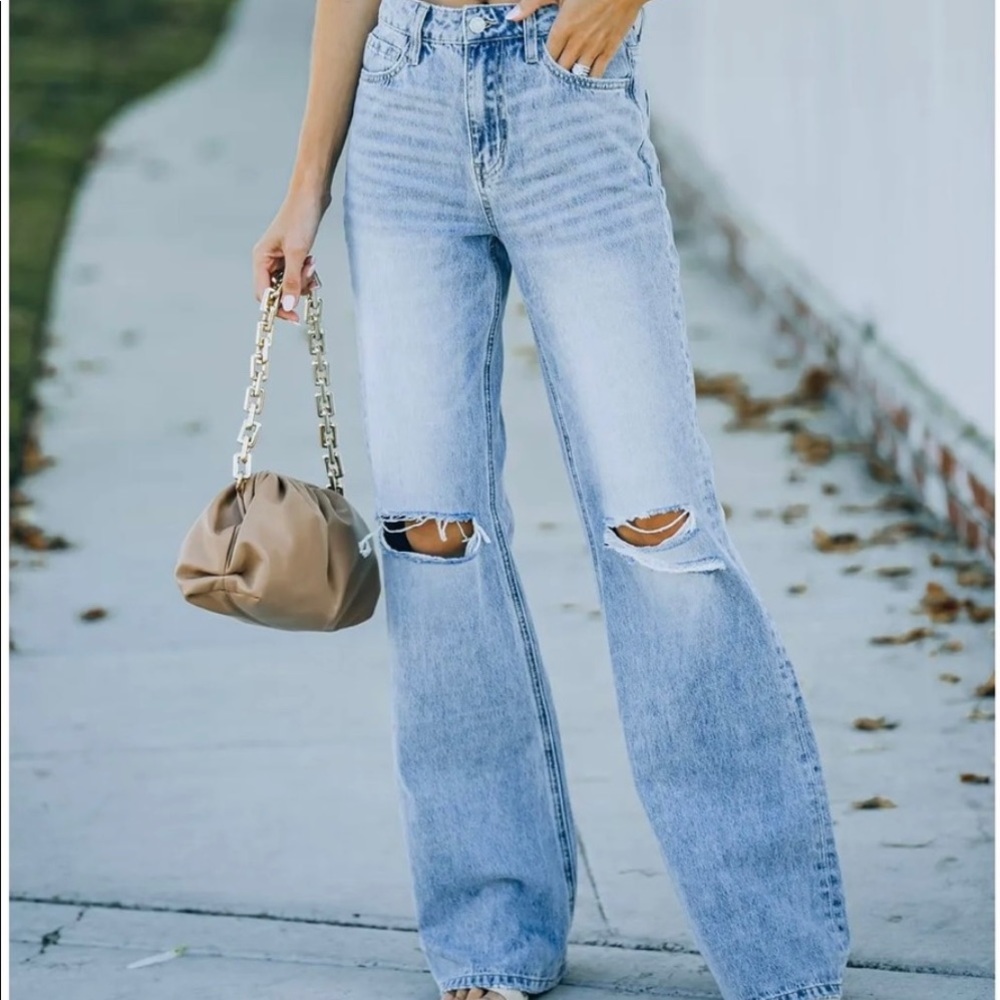 NWT Vici Light Wash Blue Distressed Wide Leg Jeans